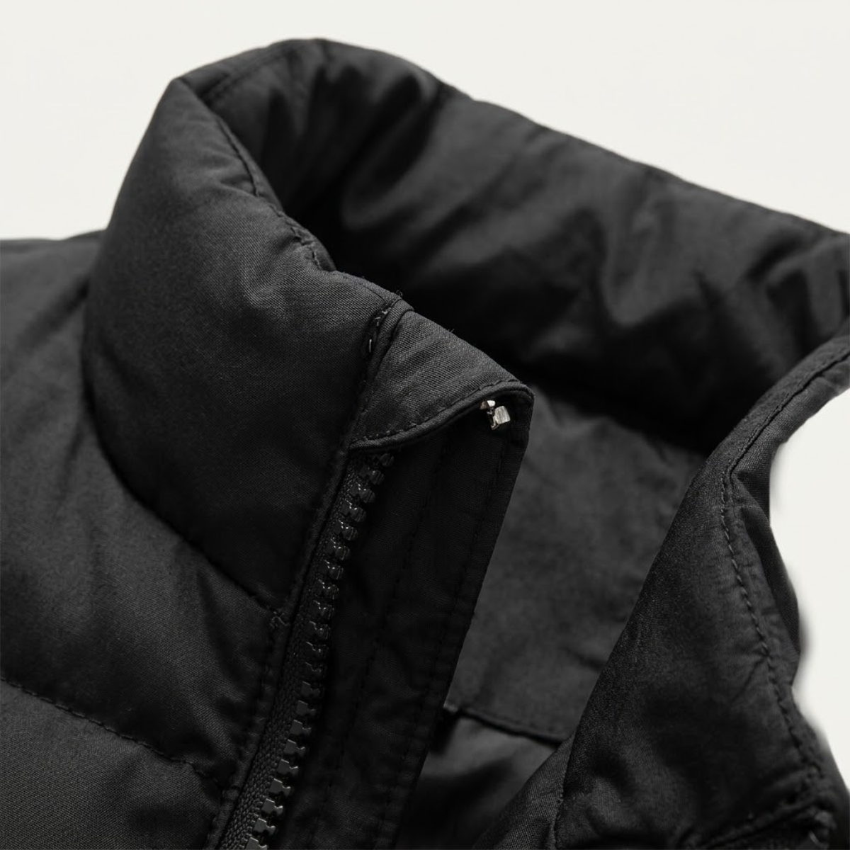 Men’s Padded Puffer Vest with Zip Pockets 13